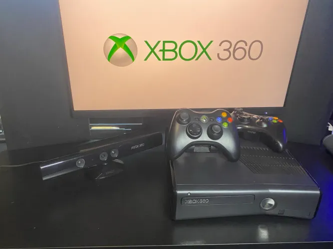 Xbox 360 Desbloqueado + Kinect + 2 Controles Originais