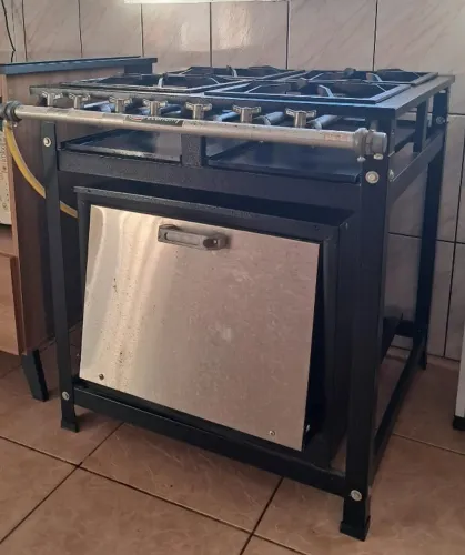 Fogão Industrial 4 Bocas com Forno