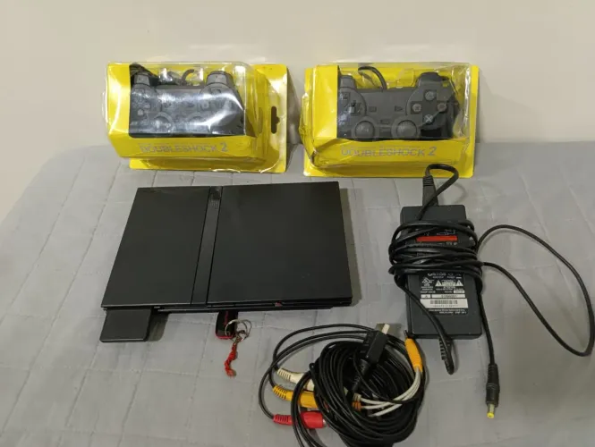 PlayStation 2 Slim (PS2) Bem conservado