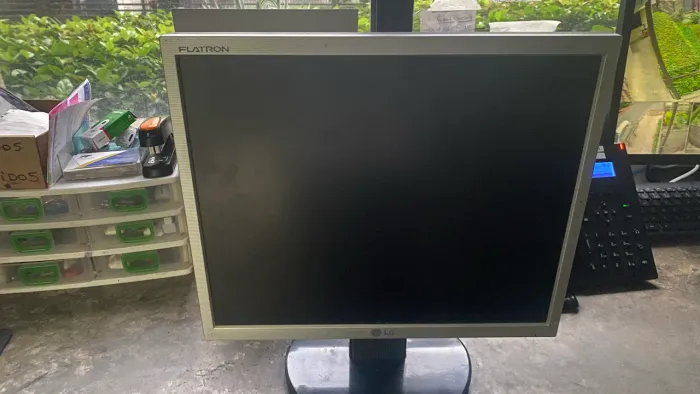 Monitor LG Flatron L1753T-SF 17" LCD - Impecável / Vendo Hoje!