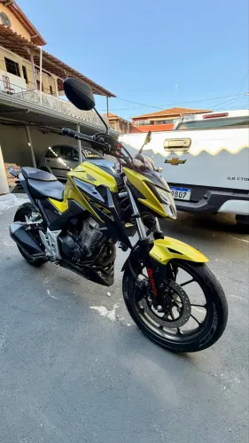 Twister CB 300F ABS - 13 mil km ZERA
