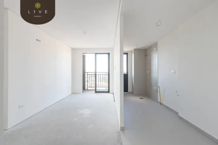 Apartamento com 2 dormitórios, sendo 1 suíte, 1 dormitório, bwc social, sacada com churras
