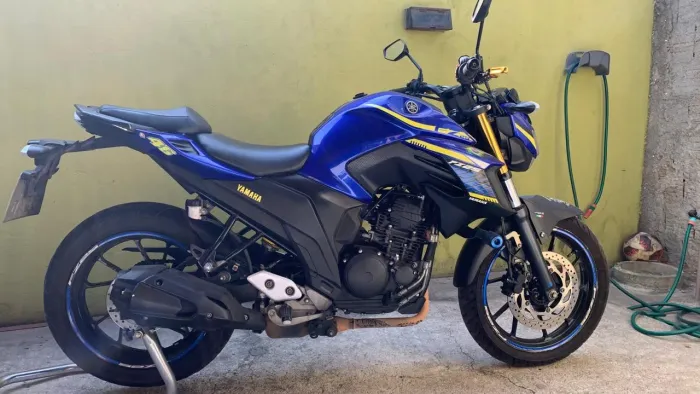 Yamaha FZ25