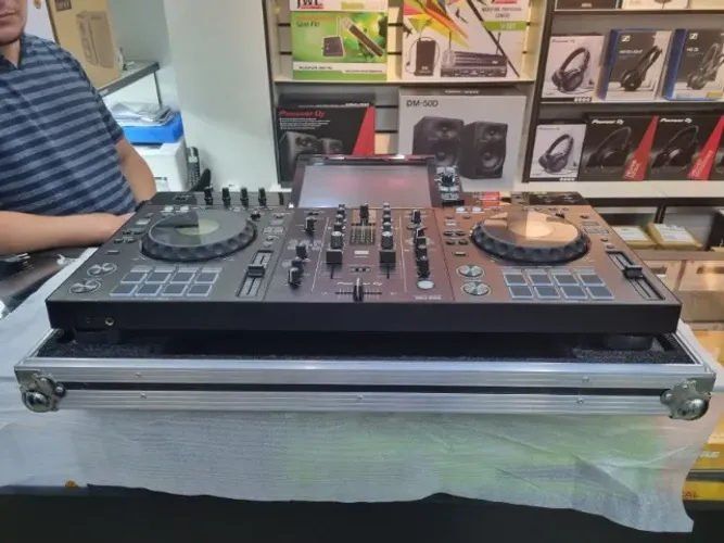 COMBO Controladora Pioneer DJ XDJ-RX3 + Case KGB Canto de Aço