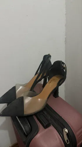 Sapato tamanho 38 cada um por 25,00