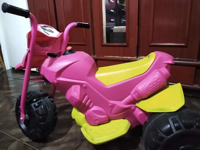 Moto Elétrica Menina