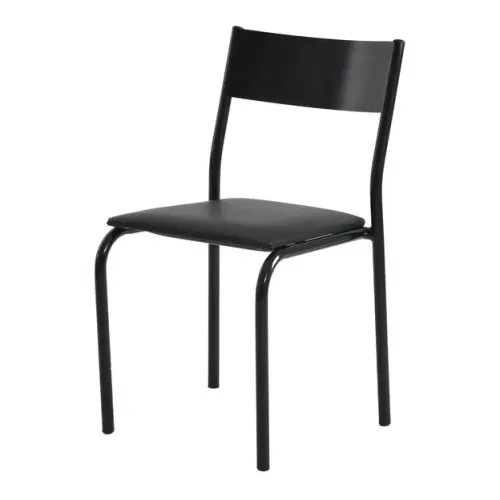 Cadeira preta empilhável Tok Stok 