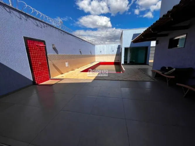 Casa com 4 Quarto(s) e 6 banheiro(s) para Alugar, 386 m² por R$ 5560 / Mês