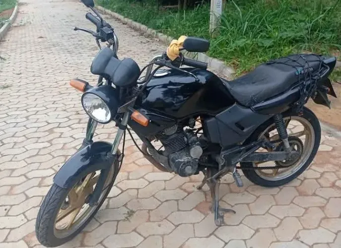 CBX Strada 200cc ano 2001,