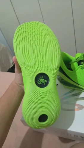 Oportunidade!!! Vende-se Tênis De Basquete Under Armour CURRY 12 EXTRATERRESTRIAL