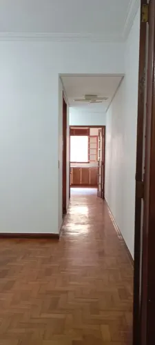 Aluga-se charmoso apartamento no centro da cidade