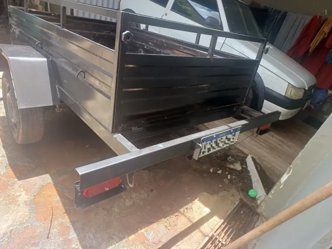 Vendo Carrocinha para automóveis