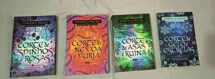 Box Corte de Espinhos e Rosas - Livros 1 ao 4 | Ótimo estado
