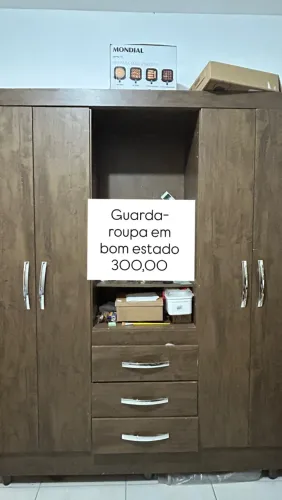 Guarda-roupa em bom estado R$300,00