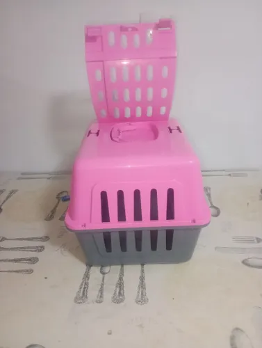 Vendo caixa de transporte de gato ,usada só uma vez.de 100,por 50