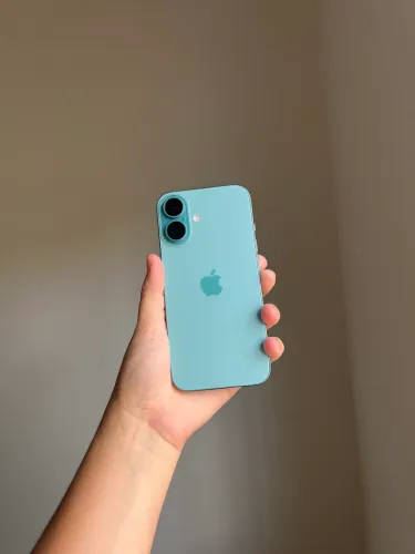 iPhone 16