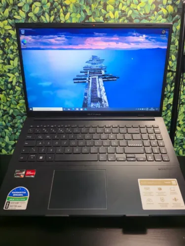 Notebook ASUS Vivobook Go 15 Ryzen 5 Série 7000 SSD NVMe - Telão e Ultra Fino
