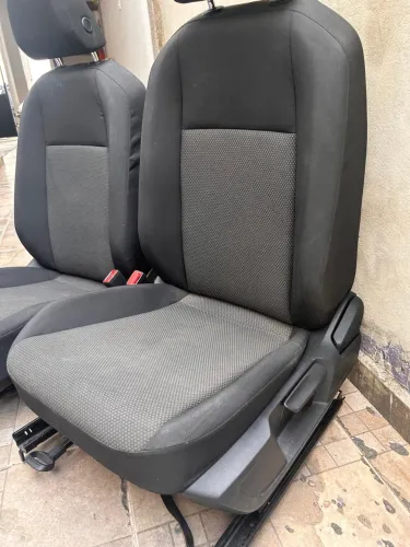 Par de Bancos Dianteiros VW Jetta A7 (2018)