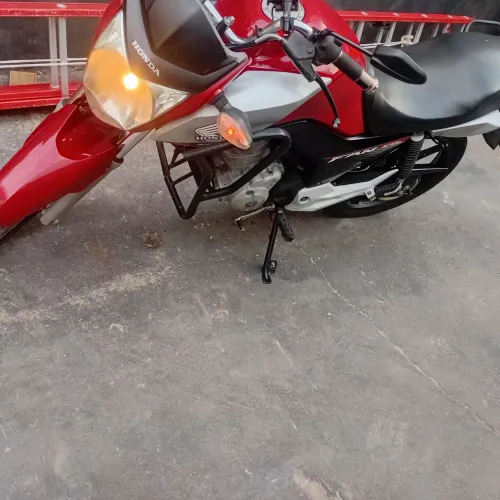 Vendo uma fan 160 2017 toda em dias 