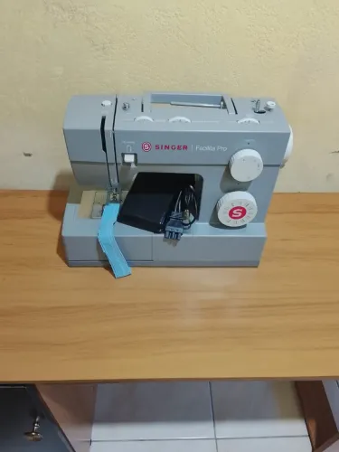 Máquina de costura 