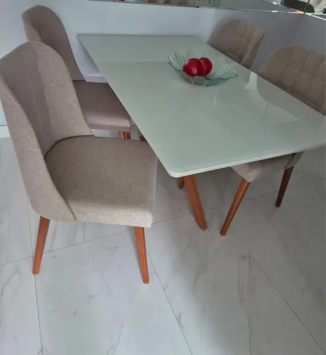 Mesa de jantar, 4 cadeiras