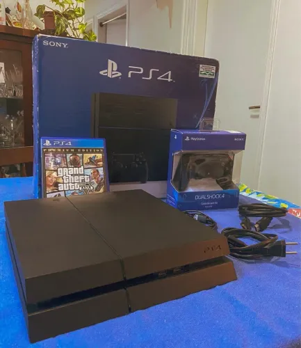 PS4 FAT EM ÓTIMO ESTADO - ACOMPANHA GTA V MÍDIA FÍSICA E 2 CONTROLES