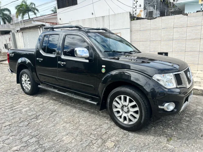 Nissan Frontier SL CD 4X4 2.5tb Diesel AUT 2013