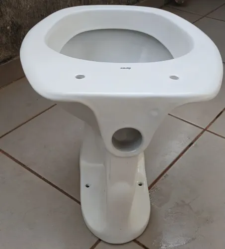 Vende-se vaso sanitário usado zp 44999.99.98.59 Andreia não entrego um onix valor 80