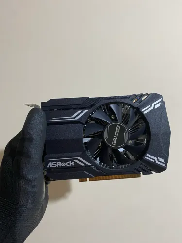 Placa de vídeo ASRock RX 6400 4GB