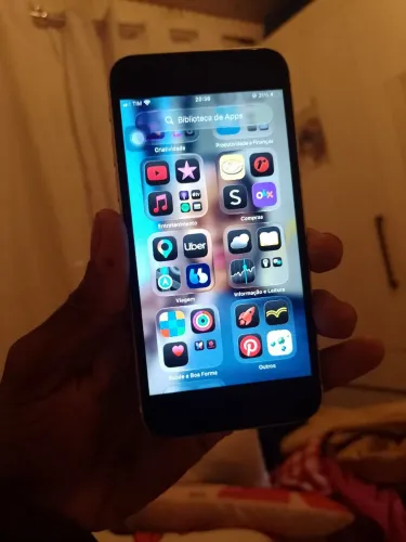 Iphone SE usado novo