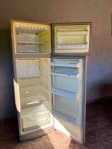 Geladeira funcionando 