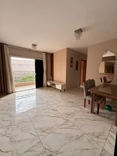 LD Alugo Apartamento com 3 quartos, armários, splits na Senador Lemos no Torres Trivento