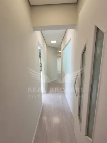 Sala comercial para locação com 105m² de área útil copa e 3 vagas de garagem em Alphaville