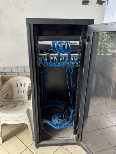 Rack de servidor de piso intelbras 