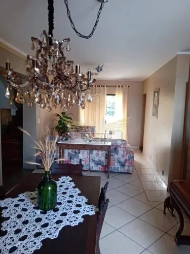 Casa Assobradada com 3 Quartos para Comprar, 432m² - Vila Palmares, Santo André/SP.