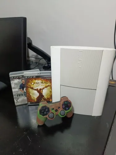Playstation 3 Super Slim edição limitada Branca