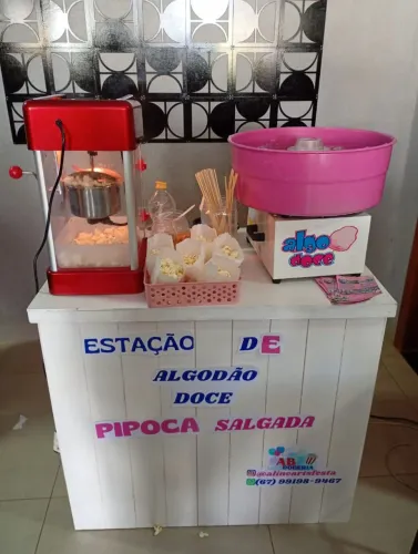 Vendo máquina de algodão doce e pipoqueira