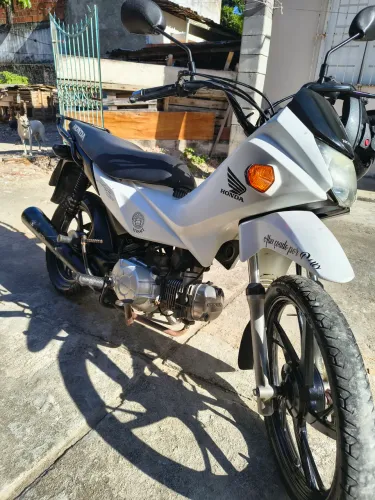 Moto bem conservada ótimo por dia a dia