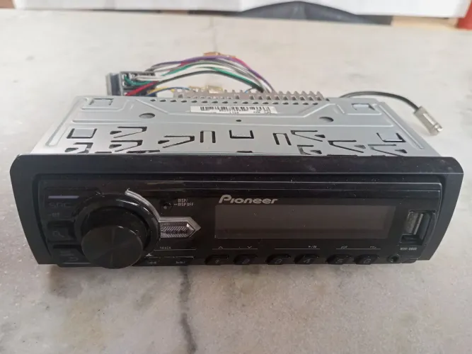 Tape pionner mvh88ub com pen drive .