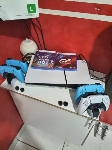 Ps5 1 TB 4 controles 2 bases de carregamento todos originais,ainda na garantia de fábrica