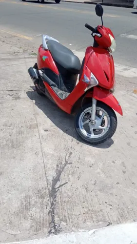 Lead 110 toda boa