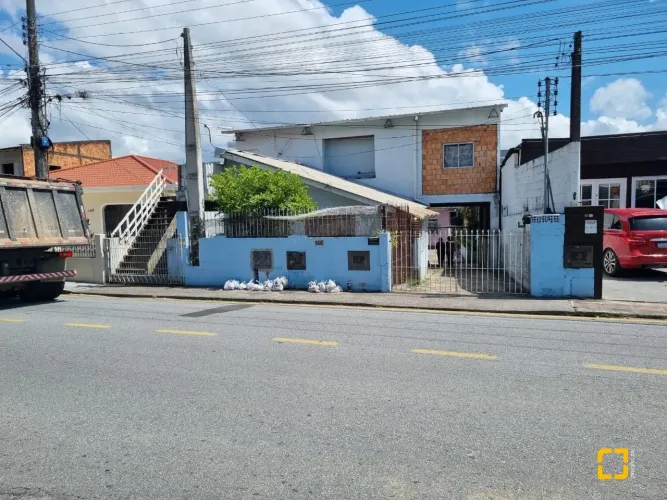 Terreno com 04 casas em Areias em fente ao Giassi Areias SJ.