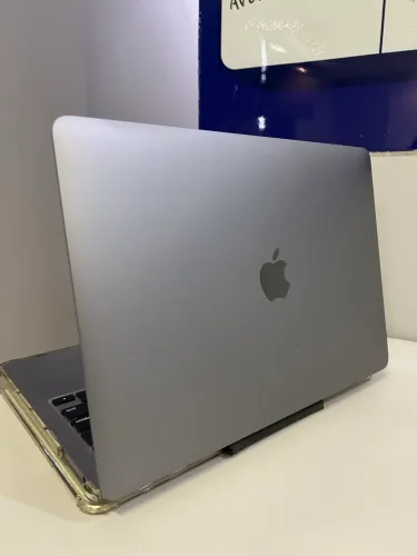 MacBook Pro M2