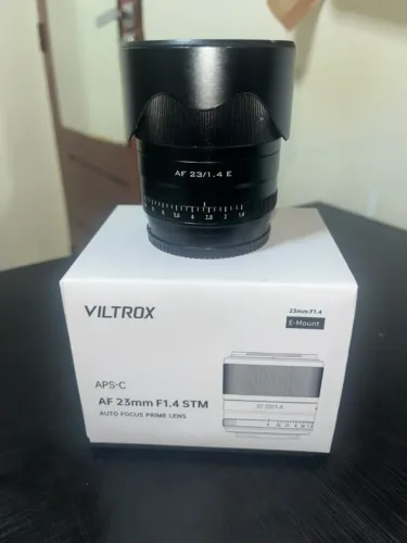 Lente Viltrox 23mm f/1.4 STM Autofocus para Sony E-Mount (APS-C) - Usada