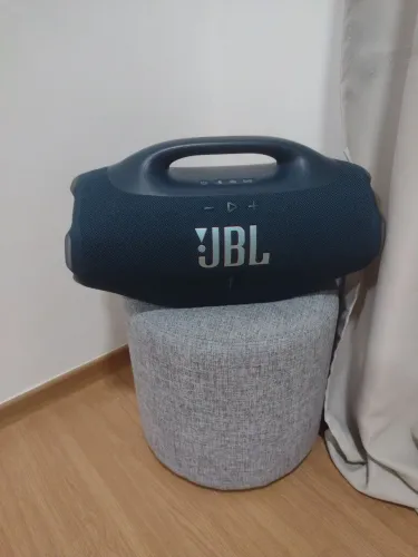 BOMBOX4
