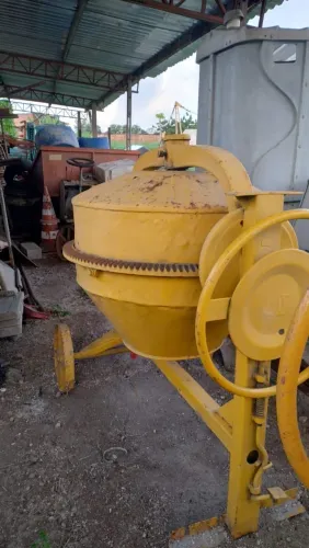Betoneira usada 400 l