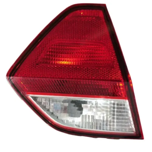 Lanterna Tampa Porta Malas Direita Voyage 2013 Original 5U5945093F