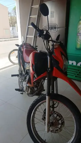 Moto quitada com licenciamento 2026 na mão!