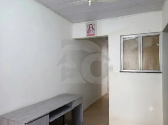Casa no Siqueira Campos com Galpão, 2 Banheiros no Térreo