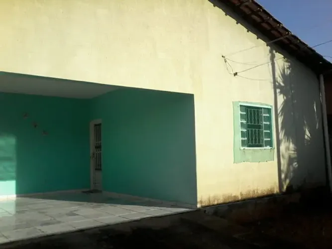 Aluga-se casa no Residencial Canadá, em Goiânia